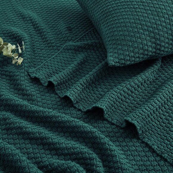 3 Pc Set Dark Green Knit Cozy Throw Blanket and 2 18" x 18" Pillow Covers - Picture 7 of 8